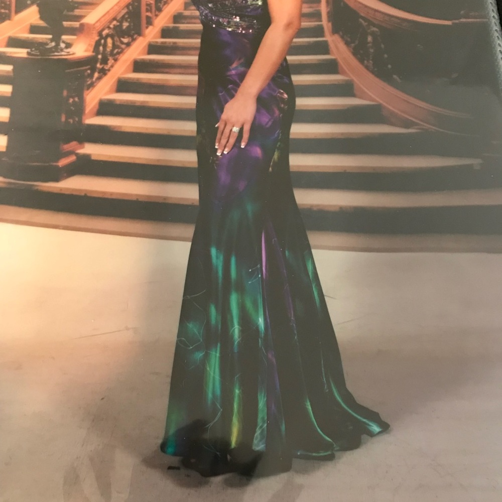 Evening Gown - Picture 4 of 11